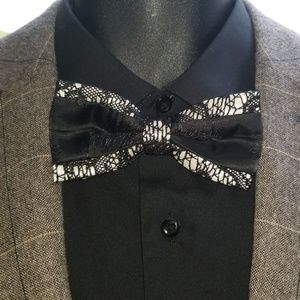 Lace Clip on Bow Tie